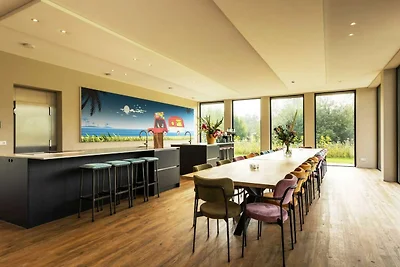 Villa mit beheiztem Pool und Sauna