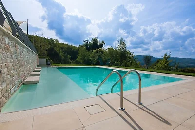 Schicke Villa mit Whirlpool
