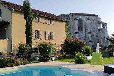 Luxuriöses Haus in Léobard mit privatem Pool