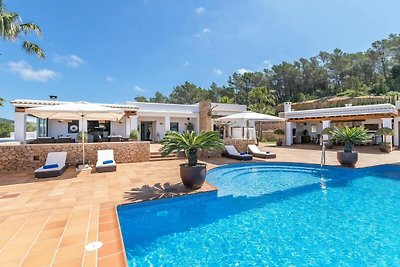 Holiday home in stunning Ibizan landscape