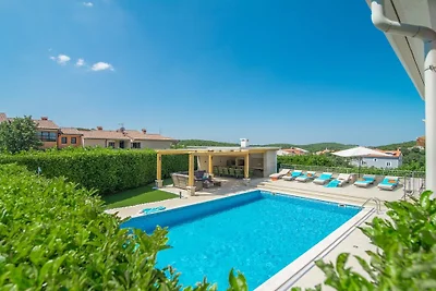 Villa in Kanfanar mit Schwimmbecken