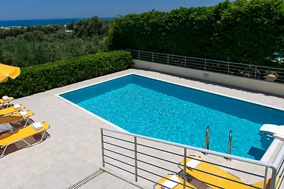 Villa in Adelianos Kampos mit Privatpool