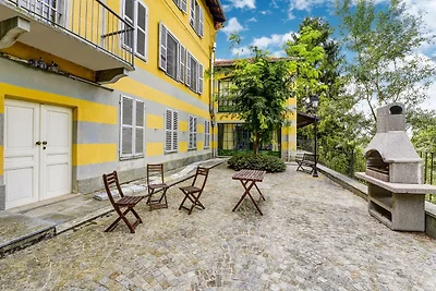 Typisches piemontesisches Anwesen in stattlic...