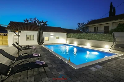 Villa in Glavica mit Schwimmbecken