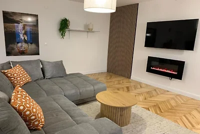 Luxury Apartment Ivo  with Jacuzzi near the b...