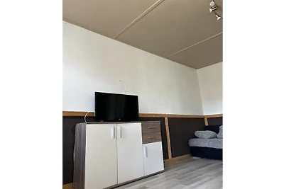 Summerland z kajakiem na jeziorze