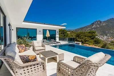 Villa in Kalkan mit Schwimmbecken