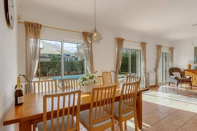 Haus mit Garten und privatem Pool