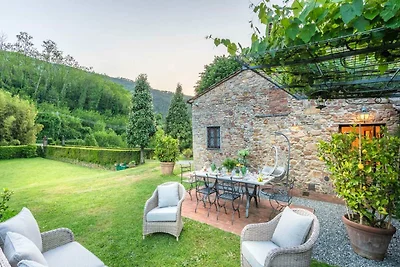 Villa in Toscana vicino Lucca con Piscina