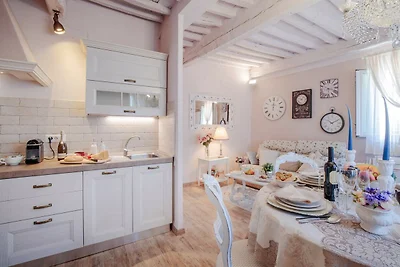 Convenient Home close to Train Station and...