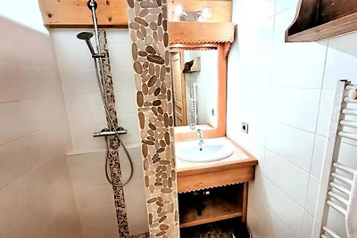 Wohnung im Dorf in der Nähe der Skipisten