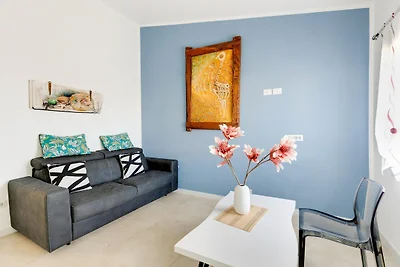 Mit privater Terrasse, 50m vom Meer