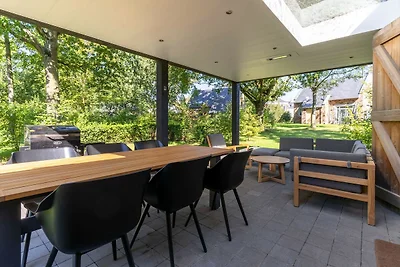 Bella villa con veranda a 4 km da Maastricht