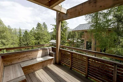 Einladendes Chalet mit Whirlpool im Freien