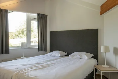 Neu gestalteter Bungalow mit Pool