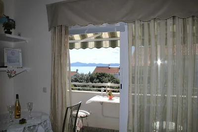 Appartamento a Zara-Kozino con vista mare