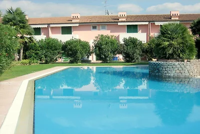 Moderna casa vacanze a Lazise con piscina in...