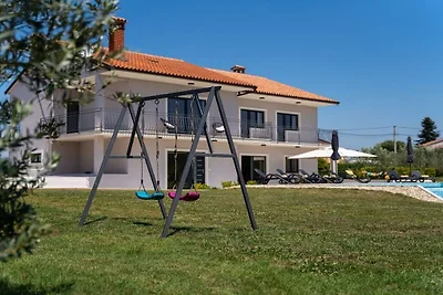 Villa in Vižinada mit Schwimmbecken