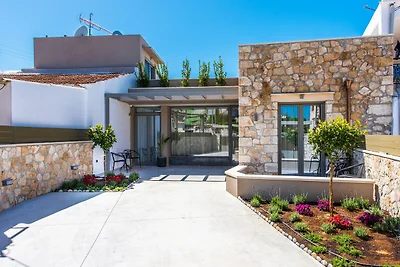 Villa in Gerani mit Swimmingpool