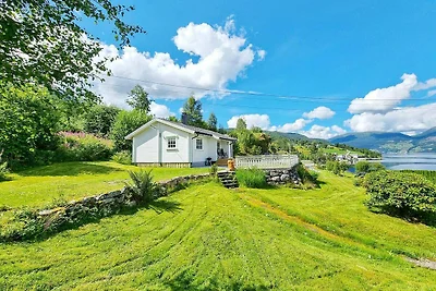 4 Personen Ferienhaus in Utvik-By Traum