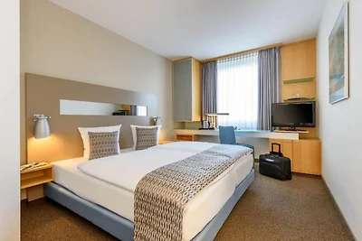 Sunday Düsseldorf Standard Double Room