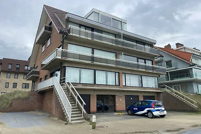 Appartement aan zee, direct aan de Zeedijk.