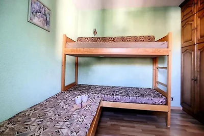 Geräumiges Apartment · Direkter Zugang zur Sk...