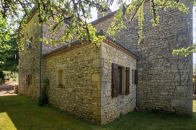 Modernes Ferienhaus in Besse mit Swimmingpool