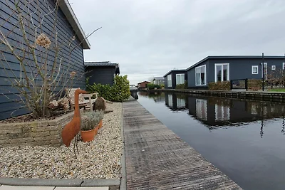 Accogliente chalet a Giethoorn con pontile