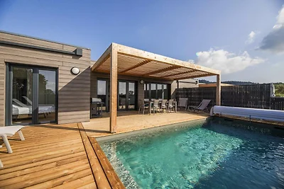 Kleine Villa mit eigenem Pool in Residenz Les...