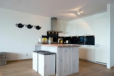 Sea-view Apartment in Den Haag with Balcony