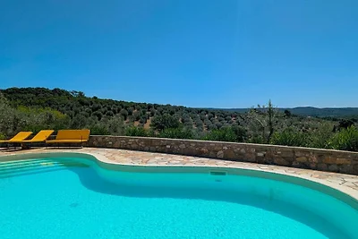 Villa in Suvereto mit Schwimmbecken