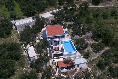Villa Amare, Macarsca