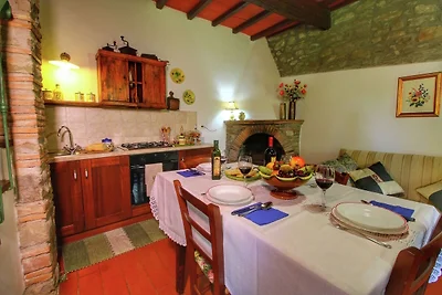Bauernhaus in Cortona mit Garten und Pool