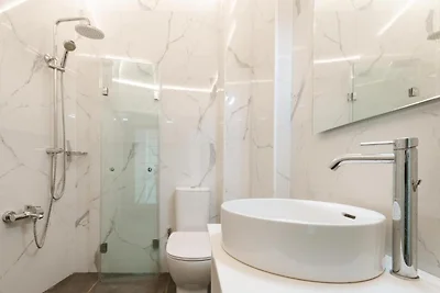 Elegante Familienvilla mit Pool in Syvota