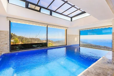 Villa in Kalkan mit Schwimmbecken