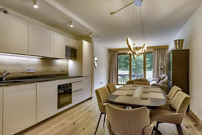 Apartment in Town Centre with Balcony