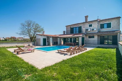Villa Pomer nahe des Meeres