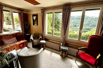 Haus in Le Mont-Dore mit Bergblick