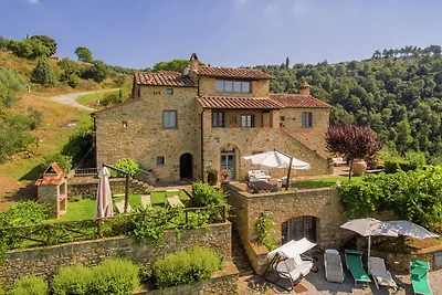 Villa lussuosa con piscina a Cortona