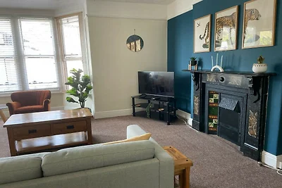 SEASIDE Apartment Two Bed Room Apartment (5...