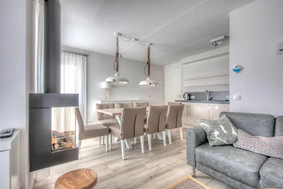 Stattliche Luxusvilla mit 4 Badezimmern, 1 km...