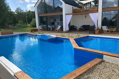 Vakantiehuis in Świnoujście met Zwembad