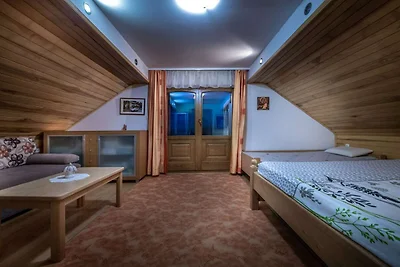Vivid Hillside Country House with Hot-Tub and...
