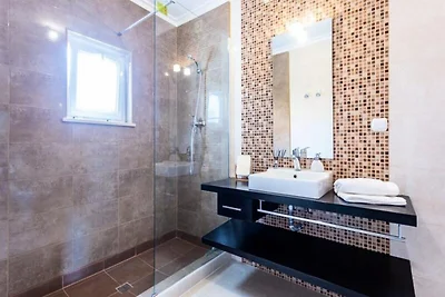 Wohnung in Lagos mit Dachpoolblick