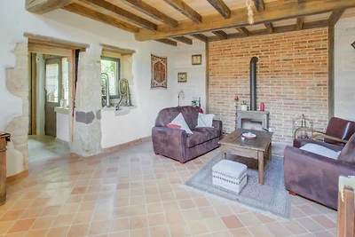 Ferienhaus in Mazeyrolles mit Garten