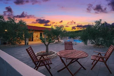 Ferienhaus in Vodice mit Schwimmbecken