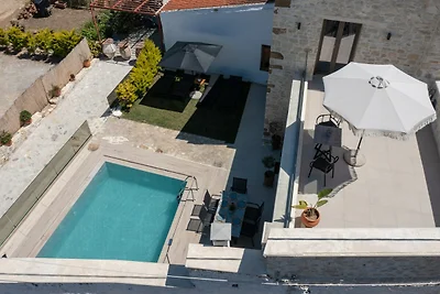 Accogliente villa con vista sul giardino