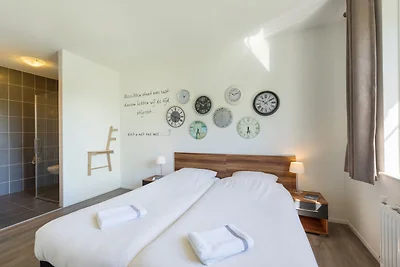 Luxuriöse Villa mit 6 Bädern in einem...