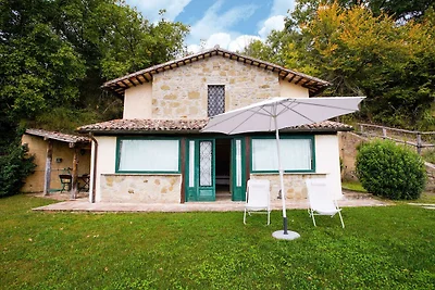 Splendida villa con piscina in comune a...